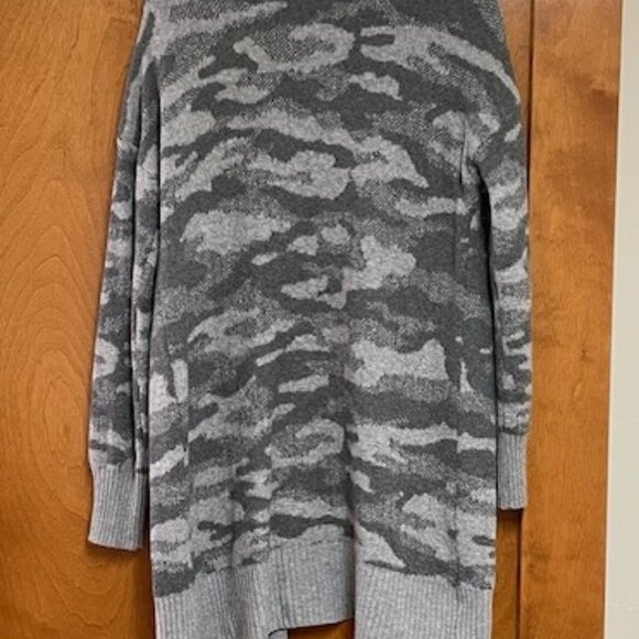 William Rast Open Front Gray Camo Sweater - XS - Picture 6 of 7